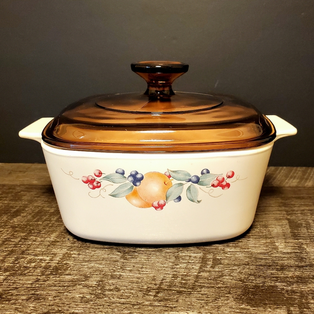 Corningware Abundance Pattern Casserole Dish with B Lid A-1.5-B Canada 1.5 Liter